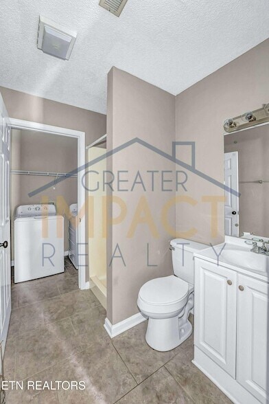 Building Photo - 1045 Blinken St