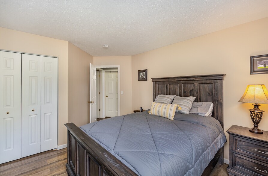 Building Photo - 451 Indian Lake Dr