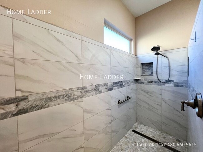 Building Photo - 6491 W Victory Way