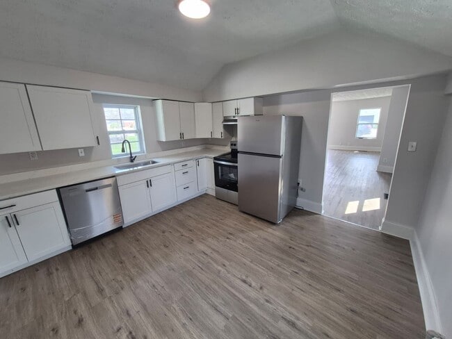 Building Photo - Newly Renovated 2-Bedroom in Elsmere – Off-Street Parking & W/D Hookups