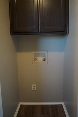 Building Photo - 604 Kings Way Dr