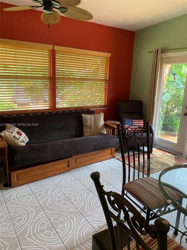 Building Photo - 1916 Coolidge St