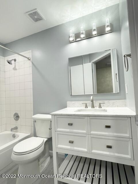 Building Photo - 331 Oak Knoll Dr