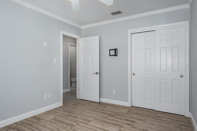 Building Photo - 590 Belle Point Dr