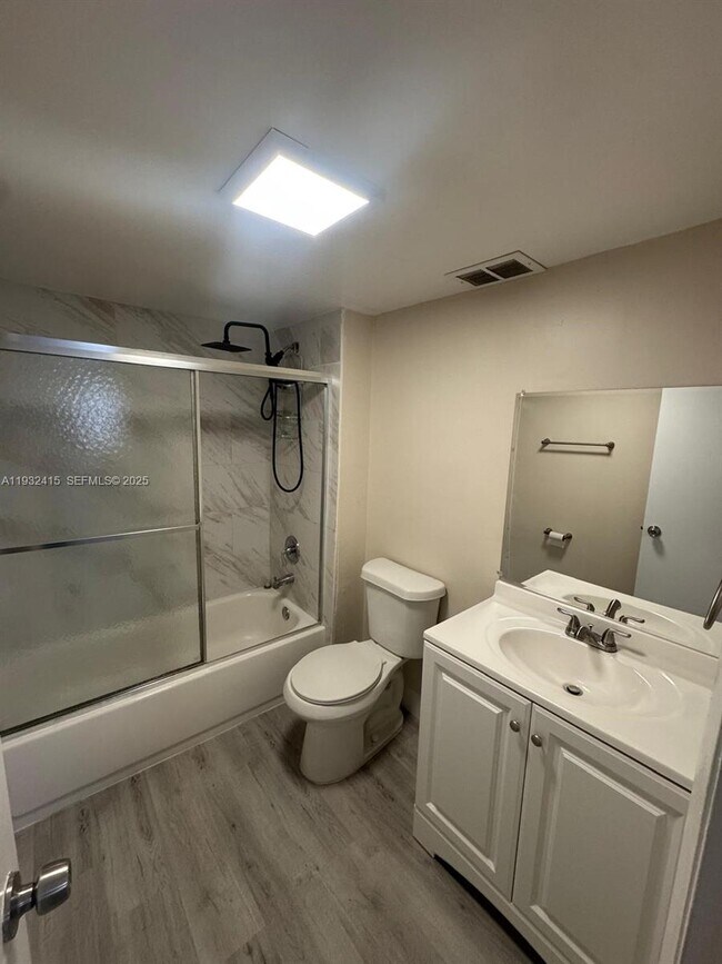 Building Photo - 8051 S Colony Cir