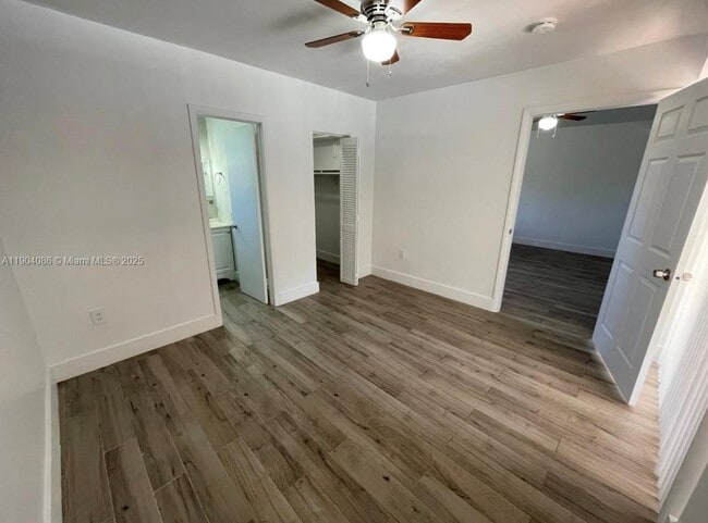 Building Photo - 1810 SW 33rd Ave