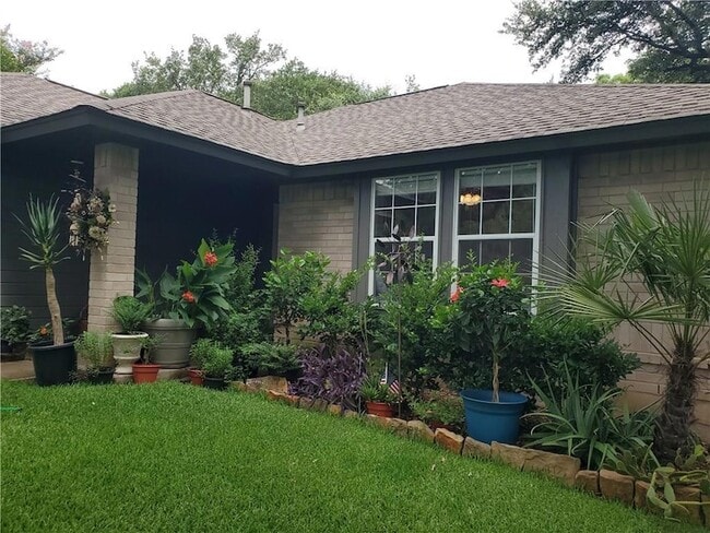 Building Photo - 1809 Dayflower Trce