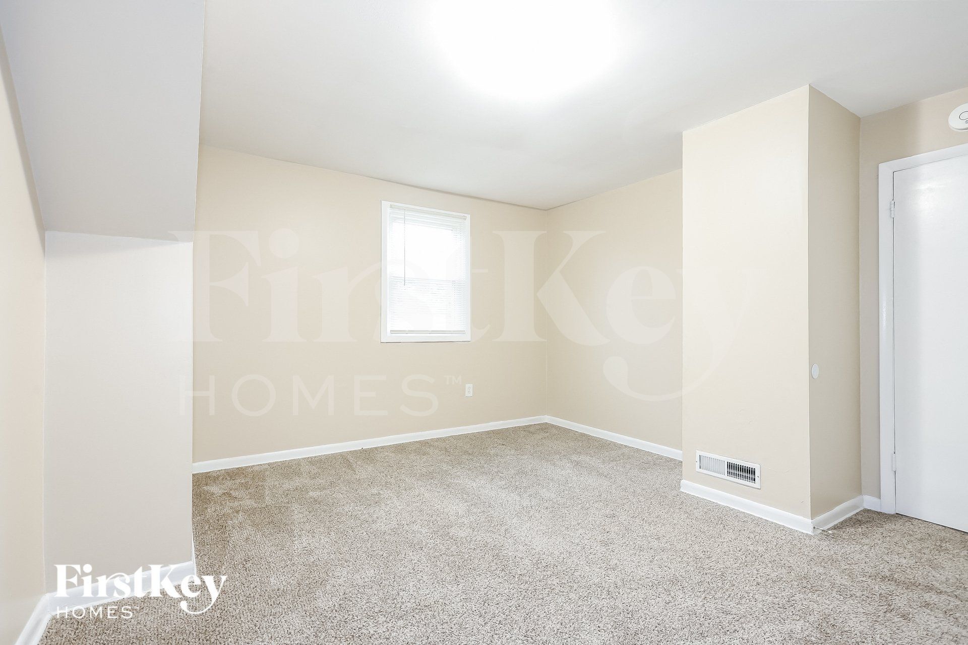 Building Photo - 510 E Clarendon Dr