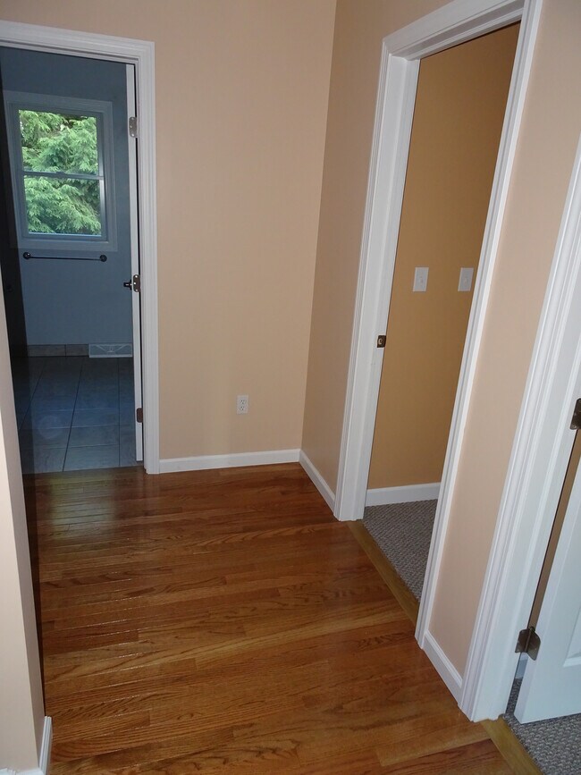 Building Photo - 182 Pearl St