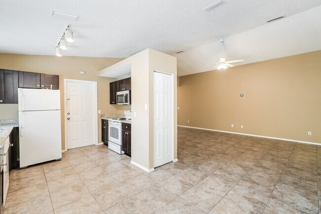 Building Photo - 6311 7th St Ct E