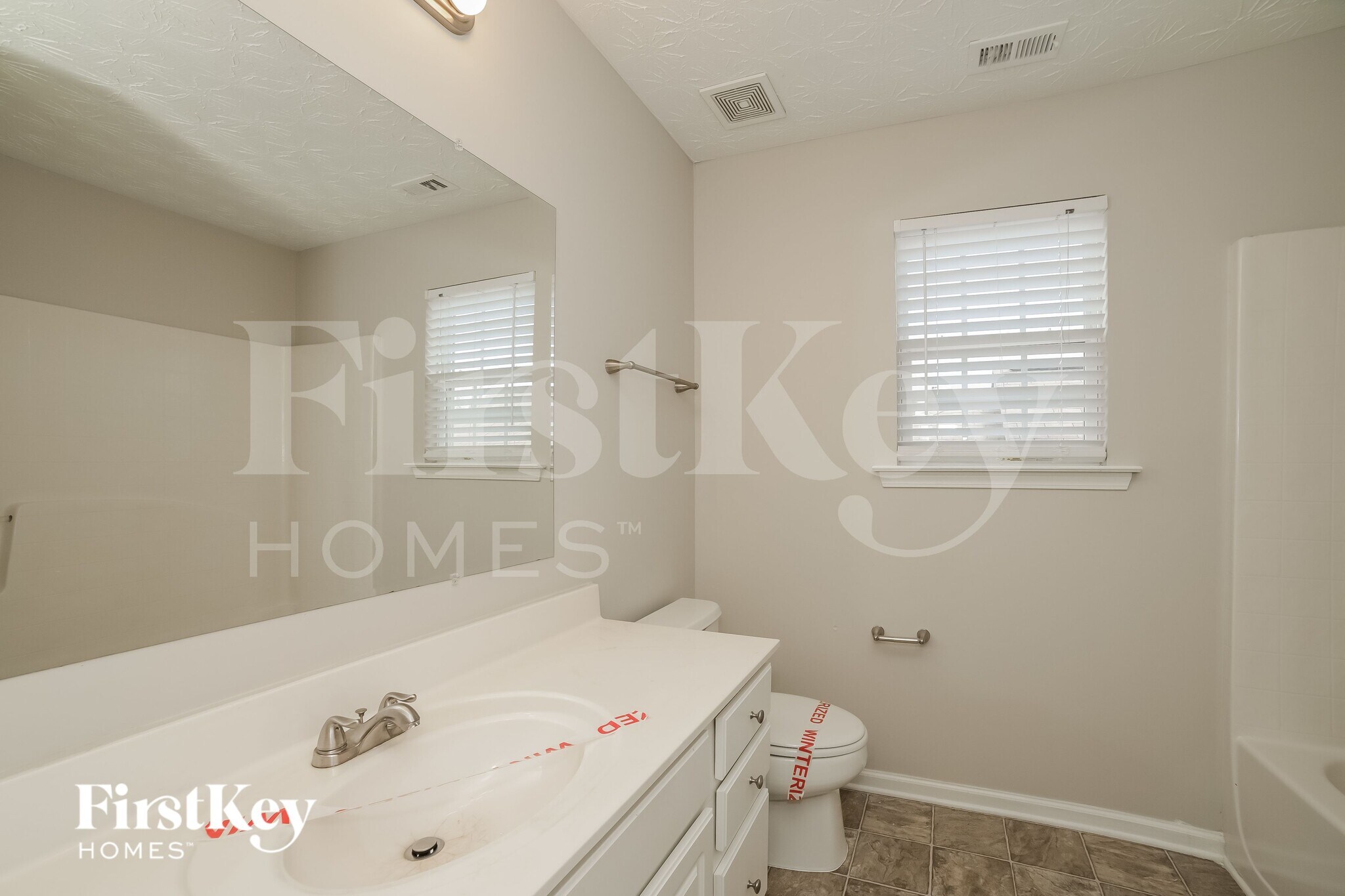 Building Photo - 2046 Dartmoth Way