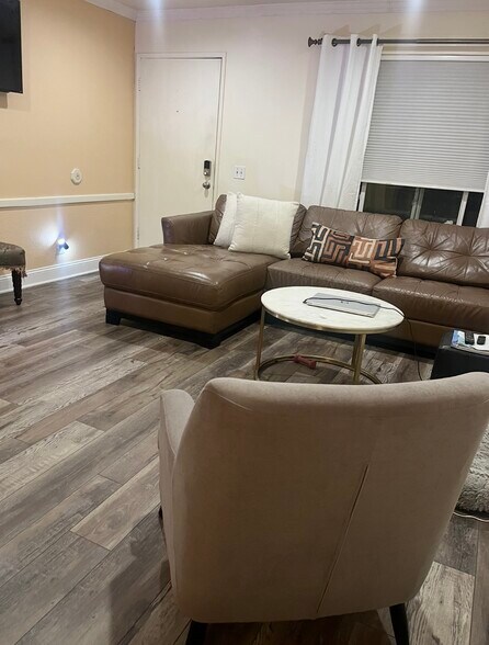 Building Photo - 5706 Fair Ave