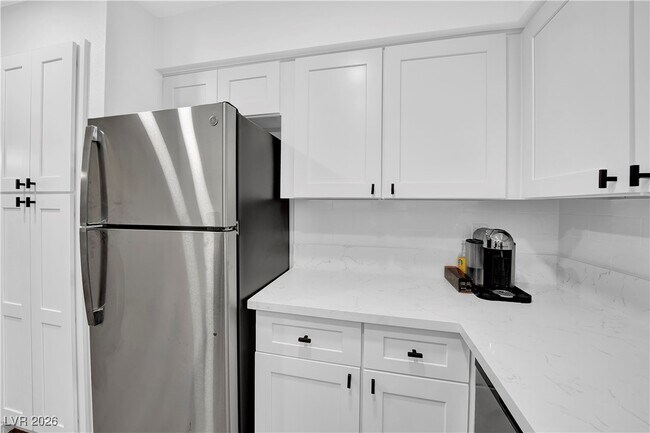 Building Photo - 3151 N Soaring Gulls Dr