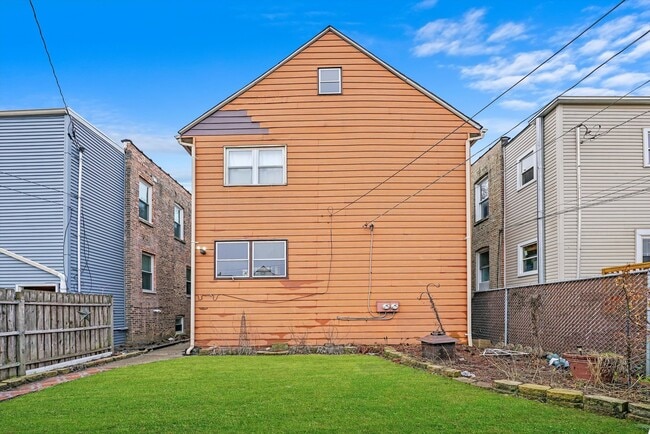 Building Photo - 4128 W School St