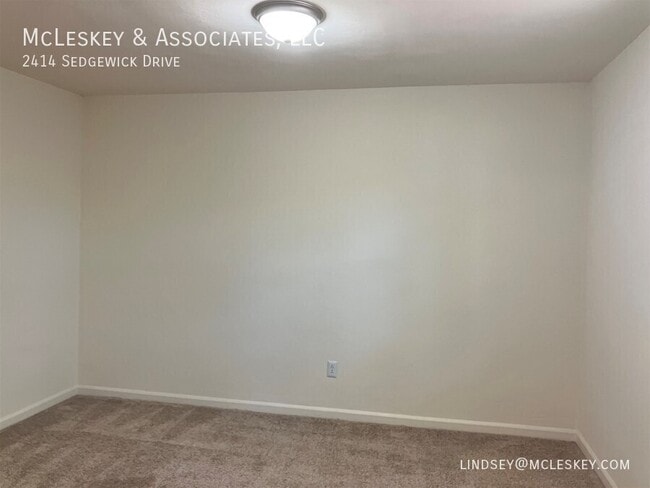 Building Photo - 2414 Sedgewick Dr