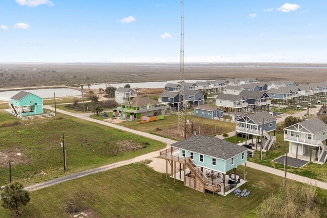 Building Photo - 1062 Cedar Ln