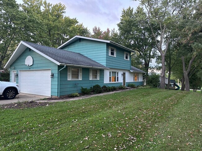 Primary Photo - 1200 Algonquin Rd