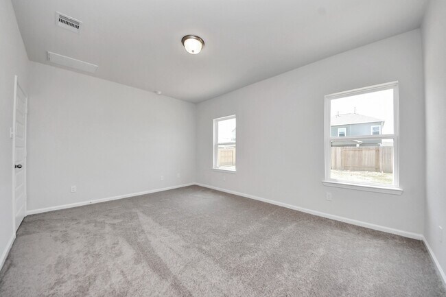 Building Photo - 2715 Crested Creek Ln