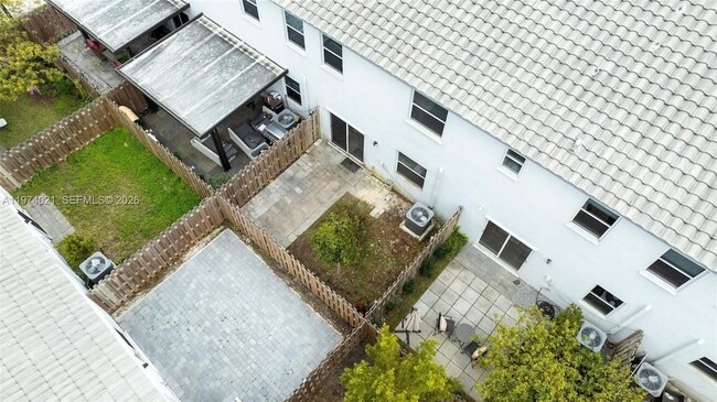 Building Photo - 2619 SE 11th St