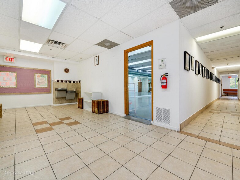 Building Photo - 2126 1st St