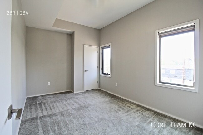 Building Photo - 3632 Gillham Rd