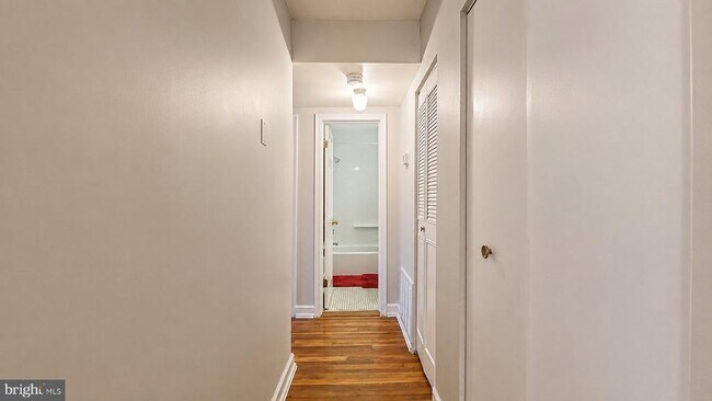 Building Photo - 3839 Hamilton St