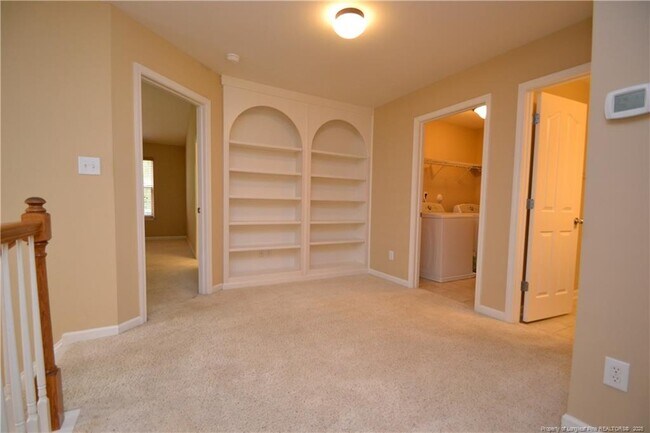 Building Photo - 118 Brookview St