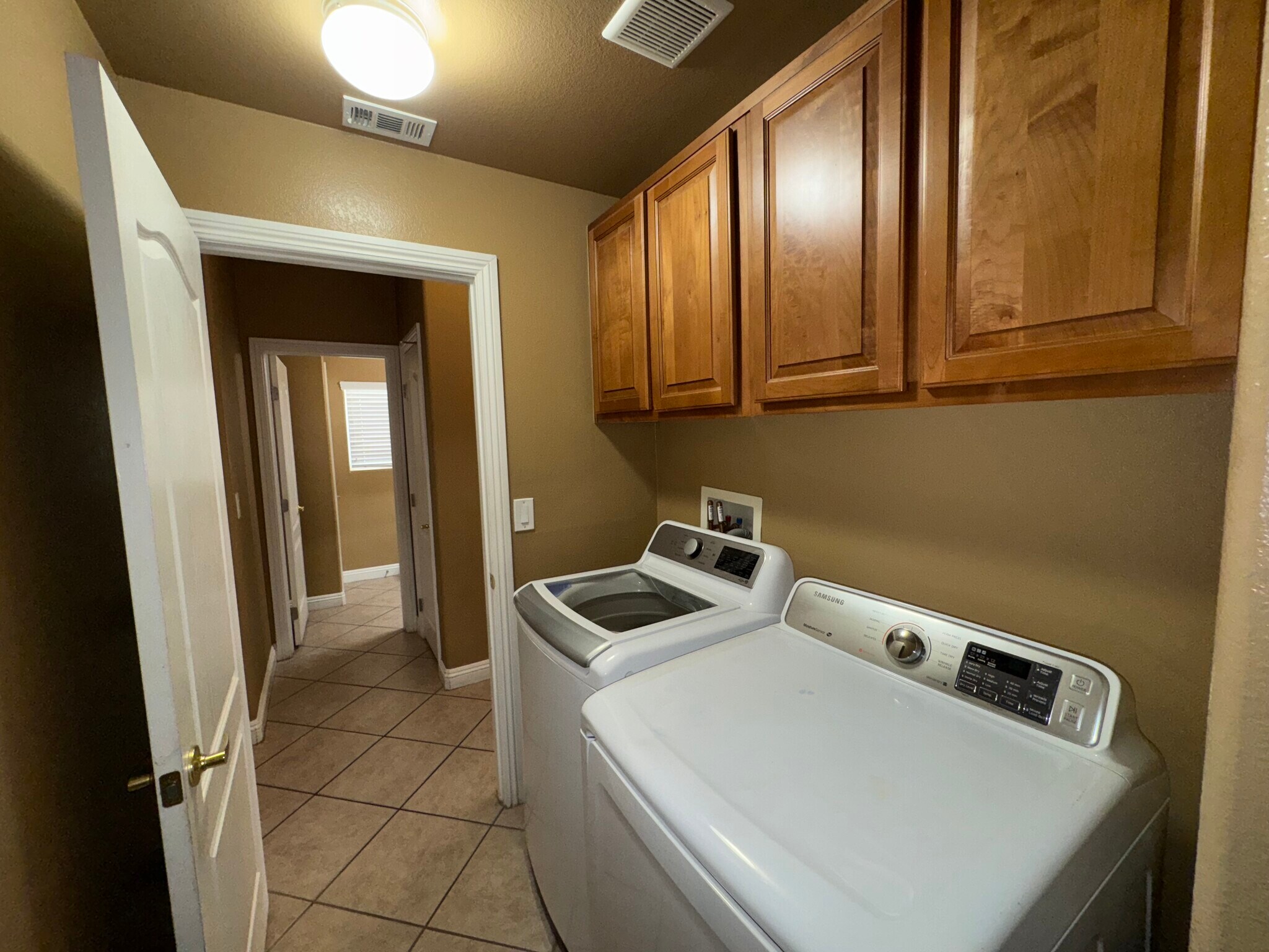 laundry room - 8799 Horizon Wind Ave