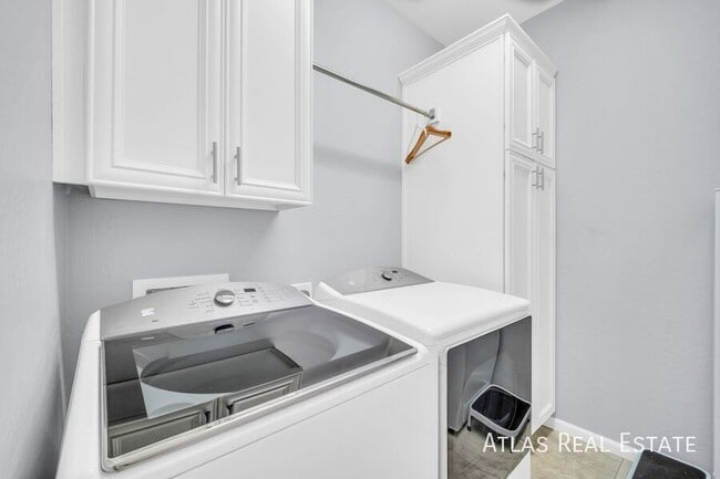 Building Photo - 16961 W Holly St