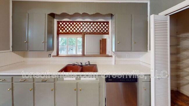 Building Photo - 23 Gurley Ave