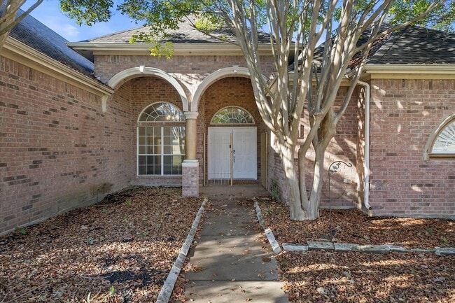 Building Photo - 2045 Chisholm Trail