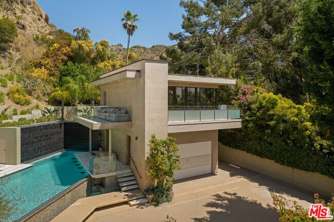 Building Photo - 7801 Hillside Ave
