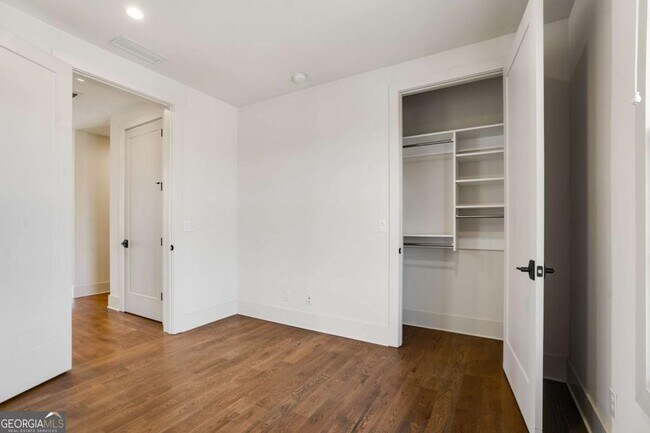 Building Photo - 160 4th St