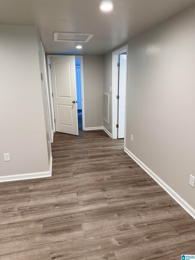 Building Photo - 8551 Griffin Ave