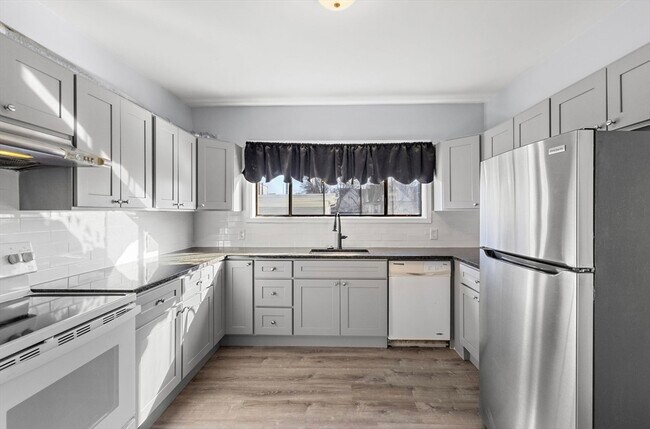 Building Photo - 403 Ferry St