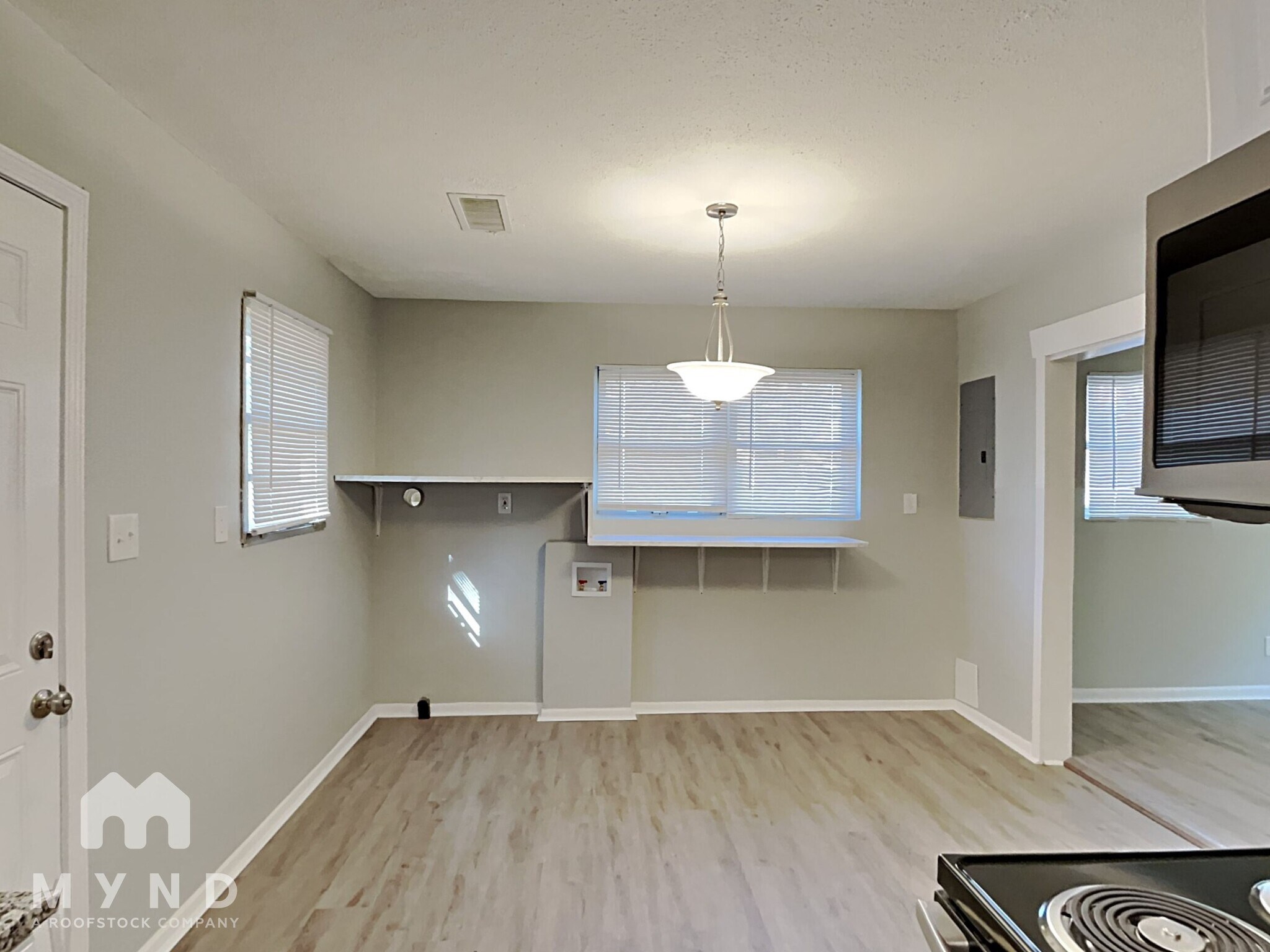 Building Photo - 5575 Oglesby Rd