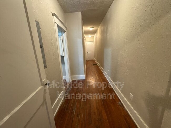 Building Photo - 1110 Troupe St