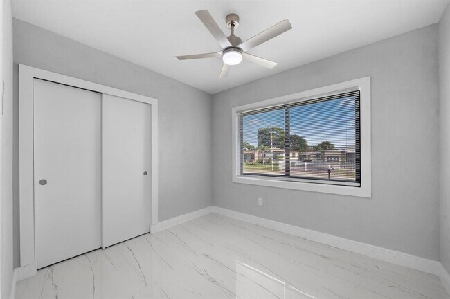 Building Photo - 1300 NW 90th St
