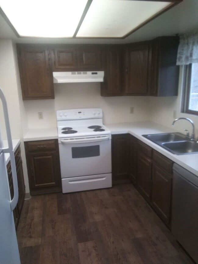 Building Photo - Duplex in Florence