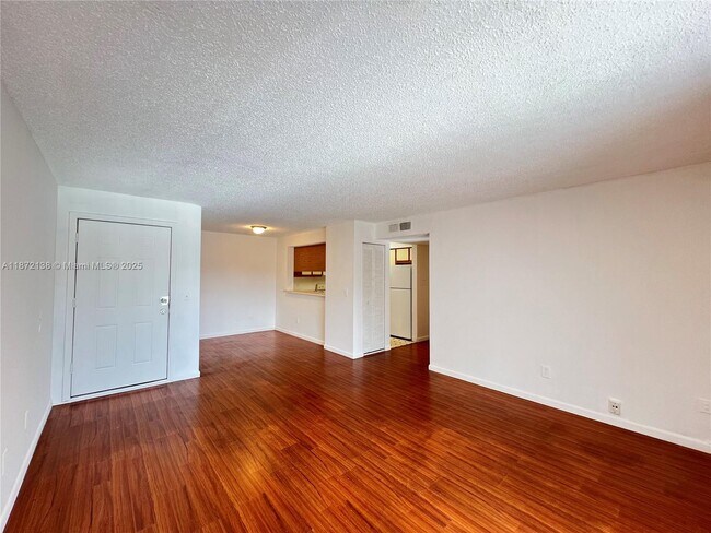 Building Photo - 1255 SW 46th Ave