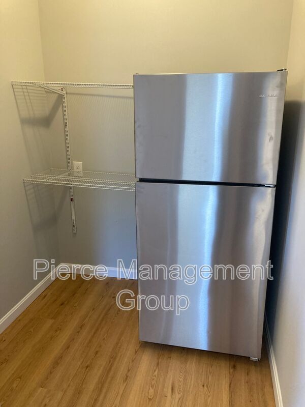 Building Photo - 68 Kenney St