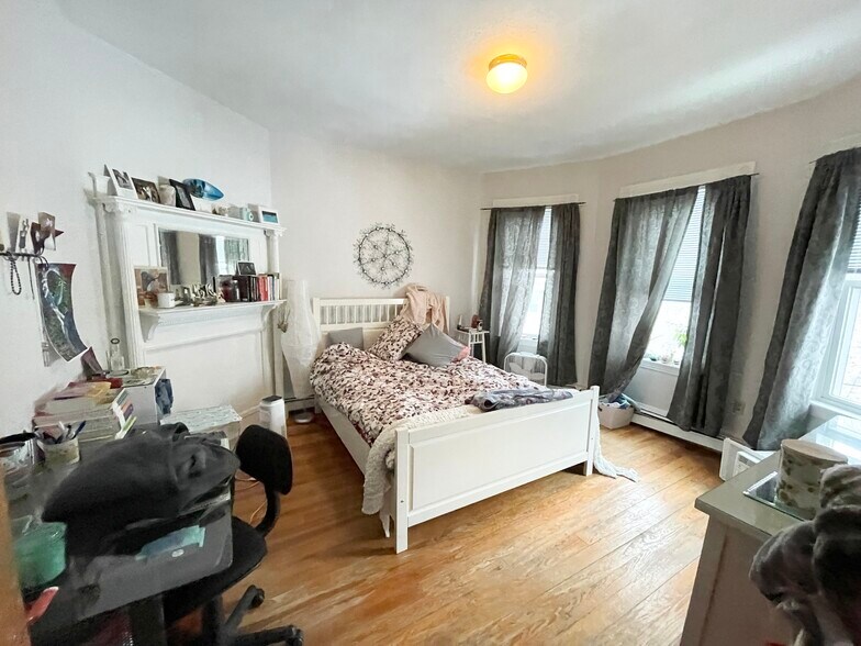 Primary Photo - 83 Wensley St