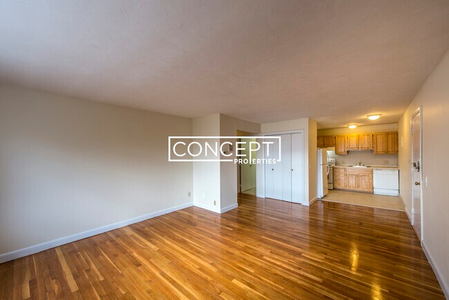 Primary Photo - 88 Gardner St