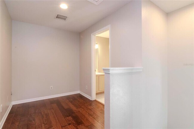 Building Photo - 8811 Casablanca Way
