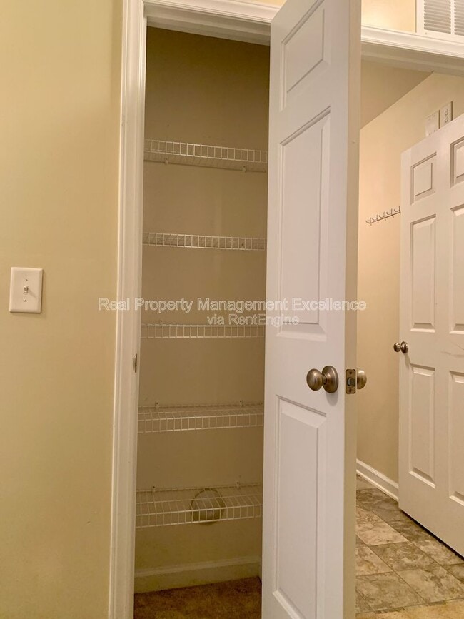 Building Photo - 300 Coalinga Lane