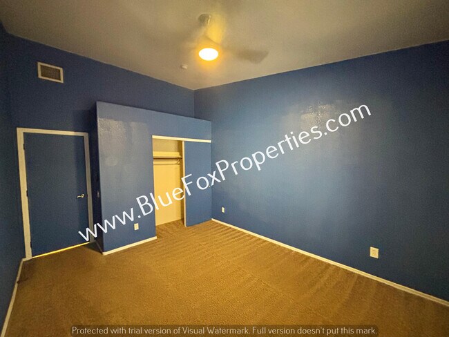 Building Photo - 9035 N Silver Moon Way