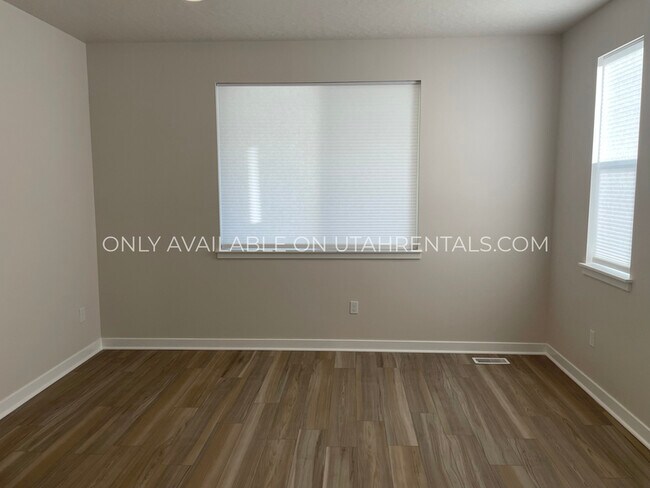 Building Photo - 802 E 1400 S