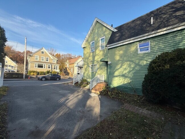 Building Photo - 1-3 Nelson St