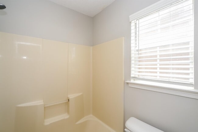 Building Photo - 6651 Elmore Woods Cove