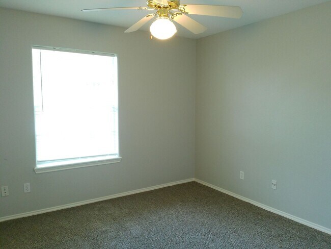 Building Photo - 6117 Jessica Dr